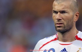 看球宝-当前意甲积分榜混乱局势下球队表现分析